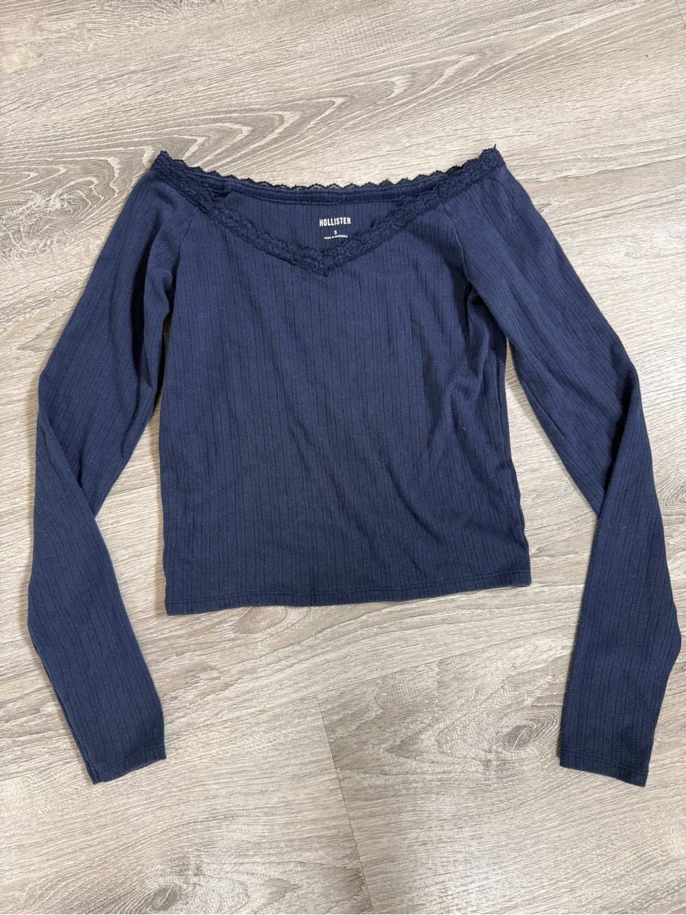 Hollister Navy Ribbed Lace-Trim Off-Shoulder Long Sleeve Crop Top